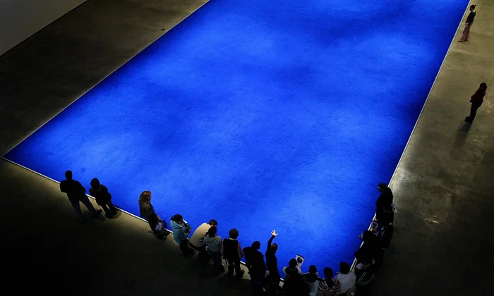 A picture showing Yves Klein's International Klein blue