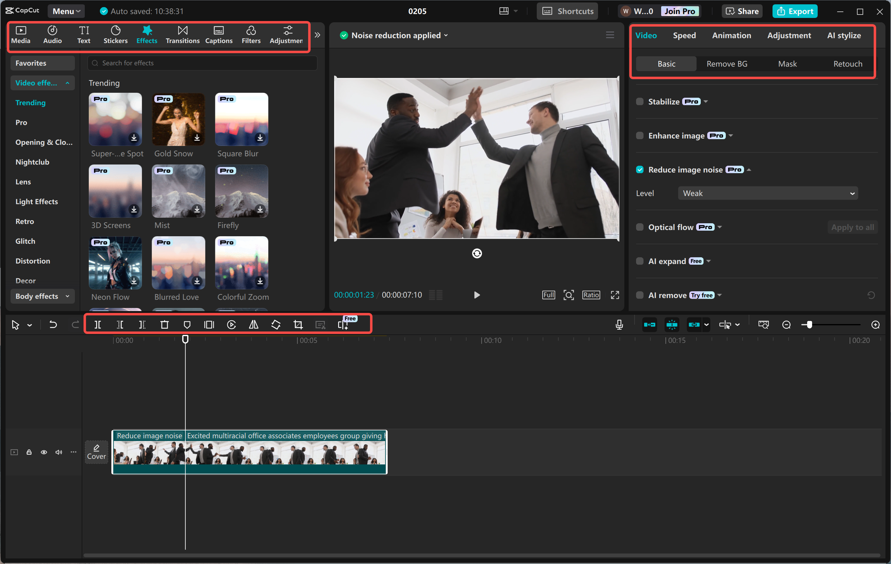 Mengedit dan menyesuaikan video perusahaan di CapCut editor video desktop