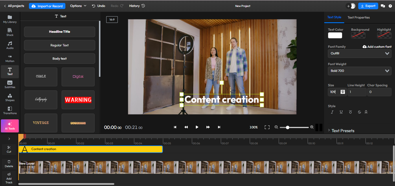 Rozhraní Flixier ukazuje, jak přidat psaný text do videa